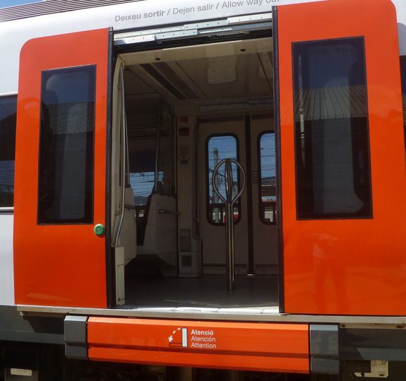 Puerta corredera para trenes