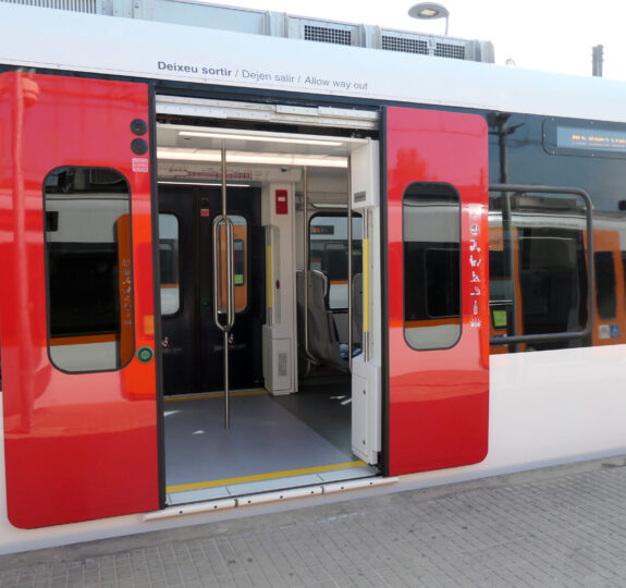 Porta corredissa per a trens